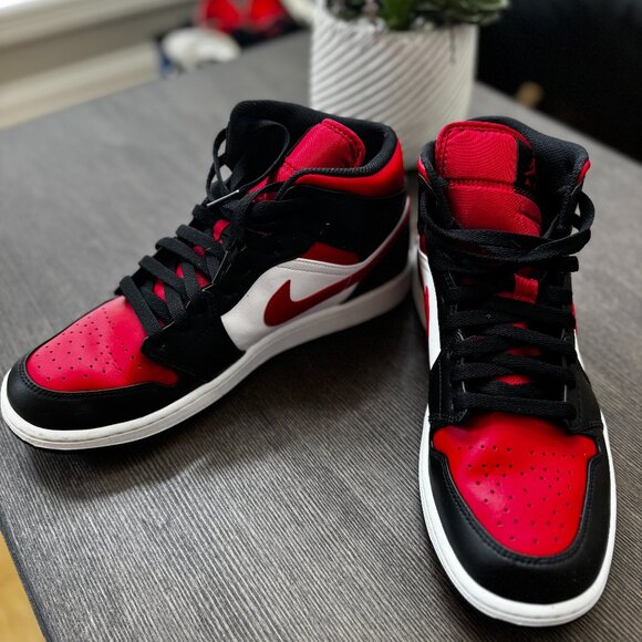 Air Jordan 1 Mid 'Black/Fire Red-White' | Men’s Size 10 | Lightly Worn - Picture 1 of 4